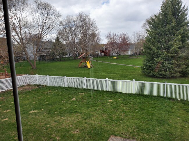 Foto del edificio - 1109 Larch St