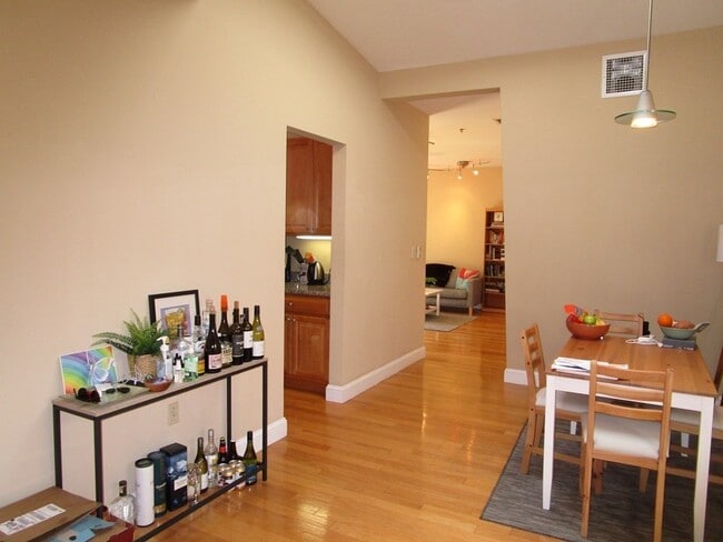 Building Photo - 1721 Washington St