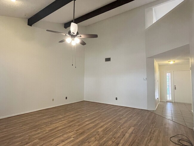 Foto del edificio - Big 3/2 Townhome Close to Downtown