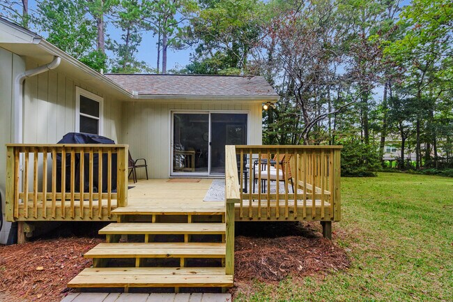Building Photo - 2317 Country Club Rd