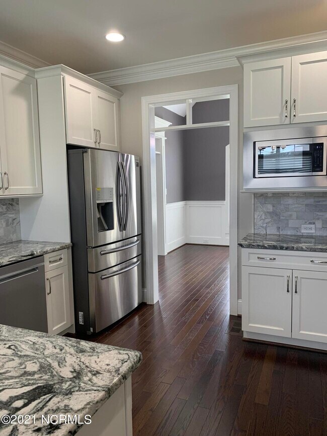 Building Photo - 133 Blackwater Dr