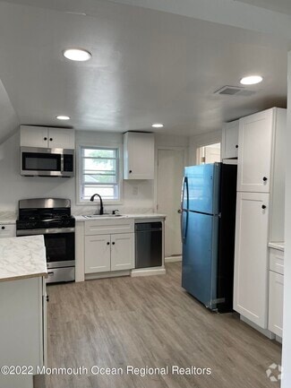 Building Photo - 309 2nd Ave
