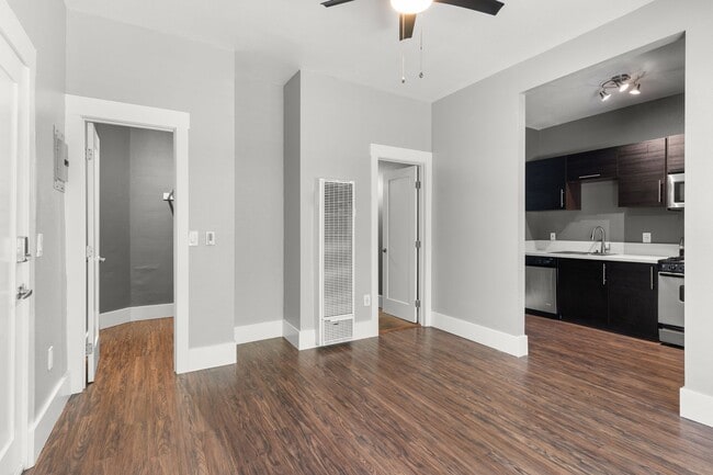 Foto del edificio - Elm Avenue Apartments