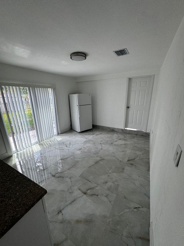 Building Photo - 2040 NW 185th Ter