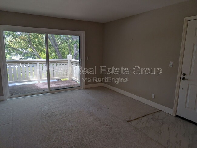 Building Photo - 218 Shoreline Ct