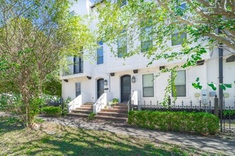 Building Photo - 2426 Bevis St