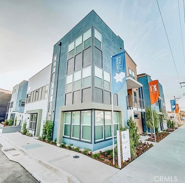 Primary Photo - 14323 Van Ness Ave