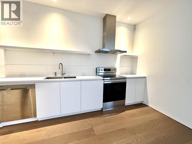 Photo du bâtiment - Laneway House-6219 ST GEORGES CRESCENT