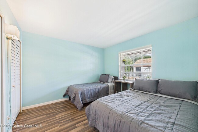 Foto del edificio - 3021 Sir Hamilton Cir