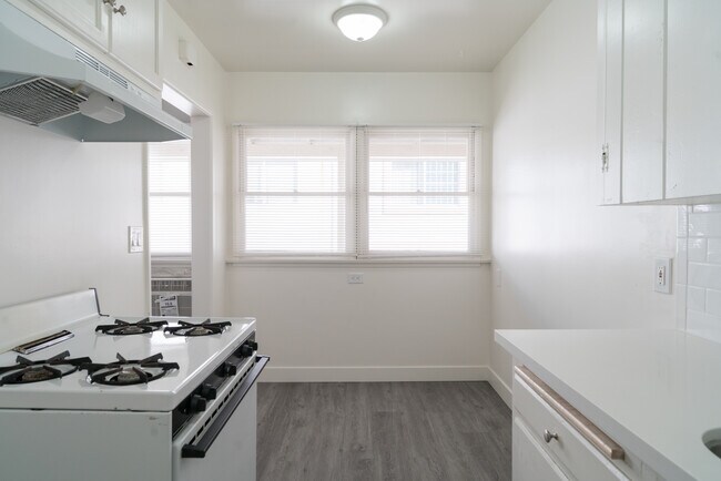 Building Photo - 22719 Del Valle St