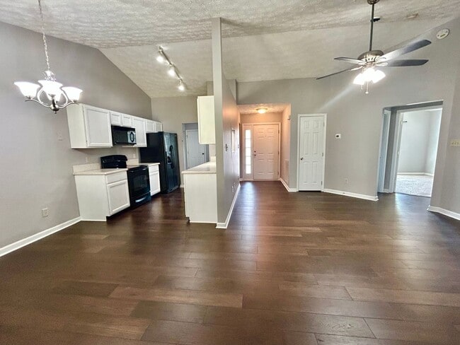 Building Photo - Beautiful 3 bedroom-plus bonus room-2 bath for rent!