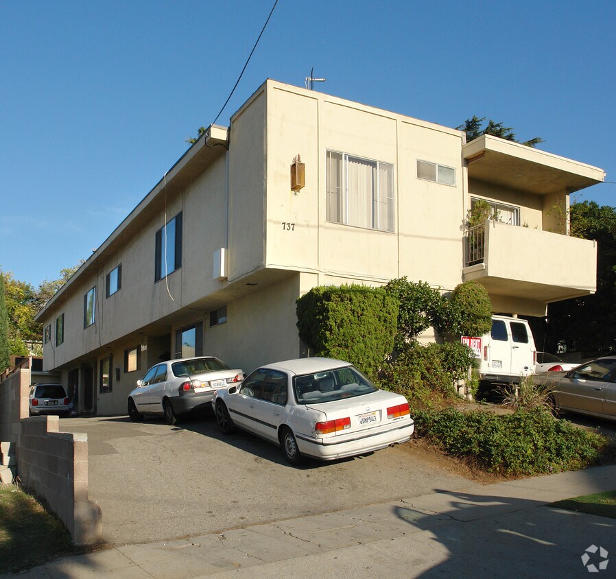 Building Photo - 737 N Dillon St