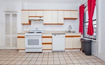 Building Photo - 504 Washington St