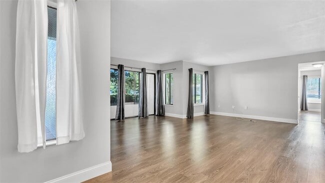 Foto del edificio - 2568 Pine Ridge Way S