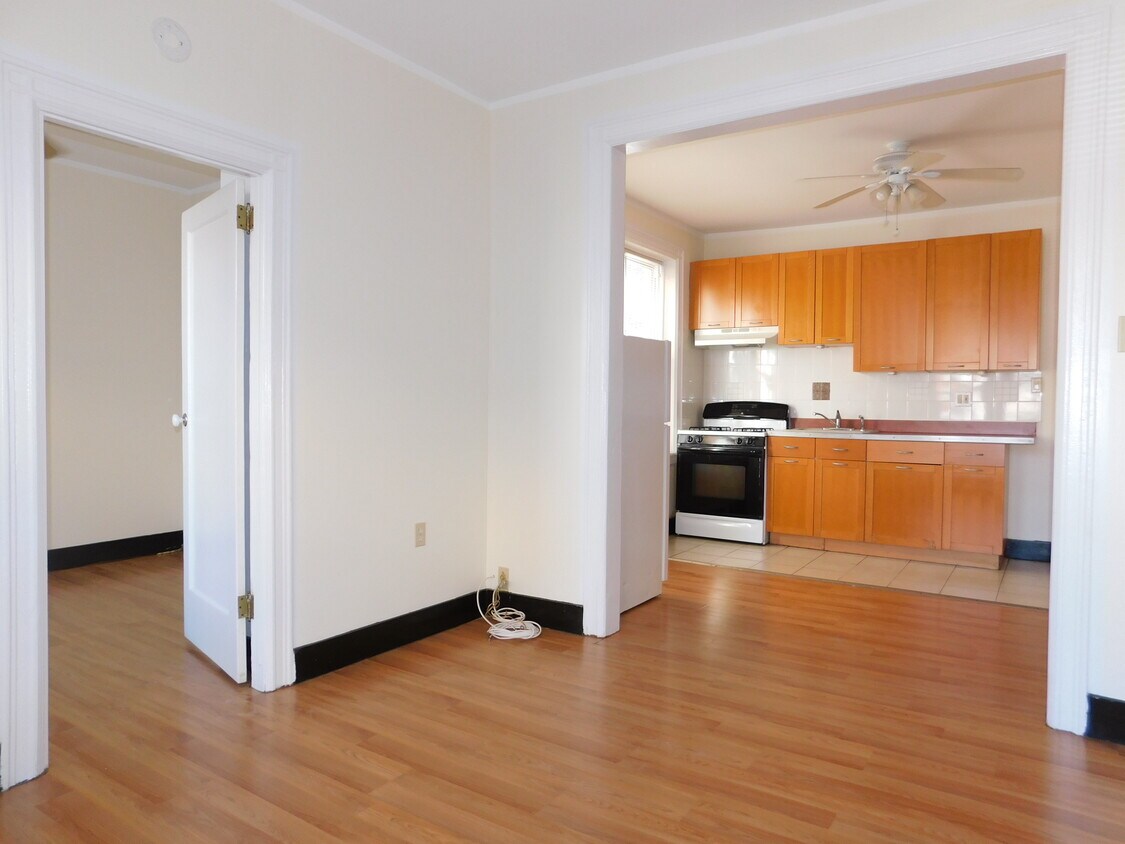 Primary Photo - 15 Hopkins Ave