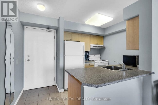 Building Photo - 155 Beecroft Rd
