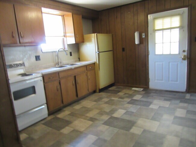 Building Photo - 3264 Mccoy Rd