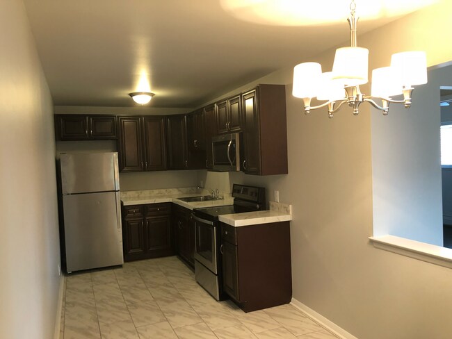 Building Photo - 2508 Inglis St