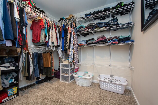 Large Master Walk-In Closet - 11608 Frank Ave
