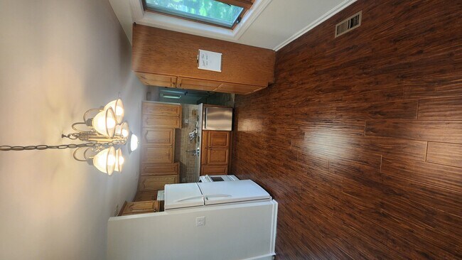 Foto del edificio - 808 S Cedarcrest Dr