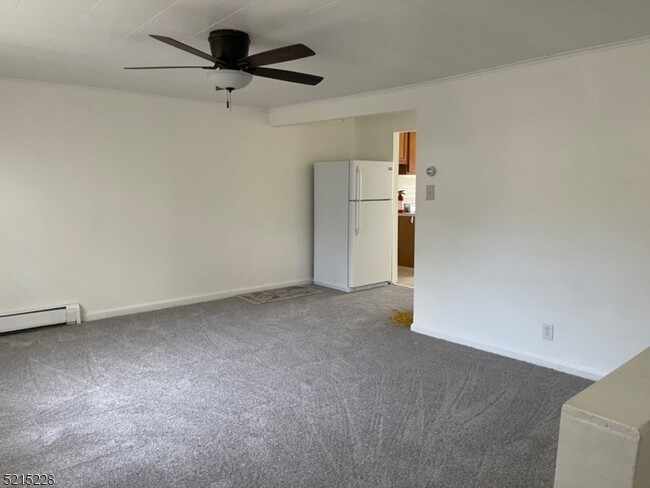 Building Photo - 636 Cora Pl