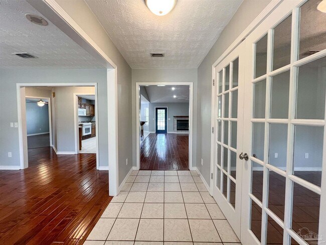 Foto del edificio - 7342 Wymart Rd