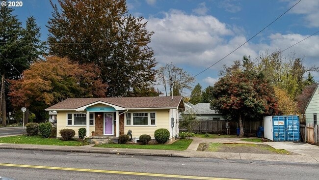 Foto del edificio - 8215 NE Prescott St