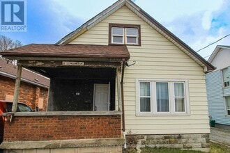 Building Photo - 181 Welland St