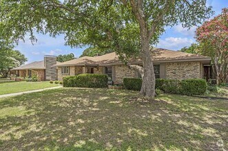Building Photo - 1504 Wood Creek Dr