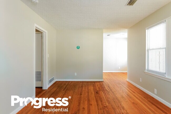 Foto del edificio - 237 Garden Ln