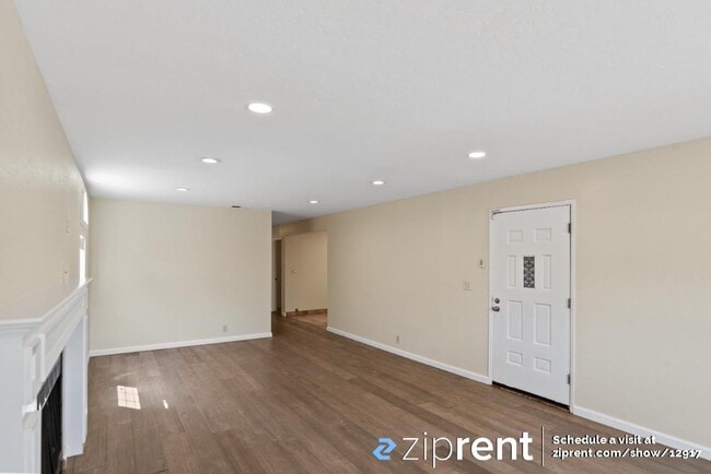 Building Photo - 1438 Glacier Dr