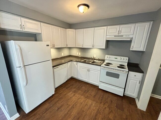 Building Photo - 256 Cedar Creek Dr