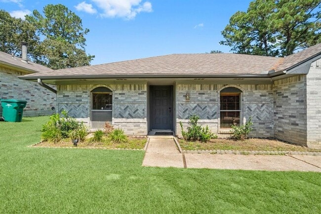 Building Photo - 313 Oxford Dr