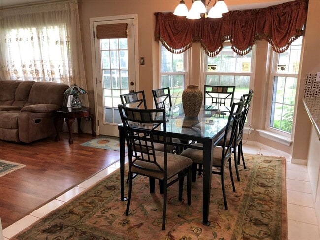 Foto del edificio - 806 Island Meadow Ct