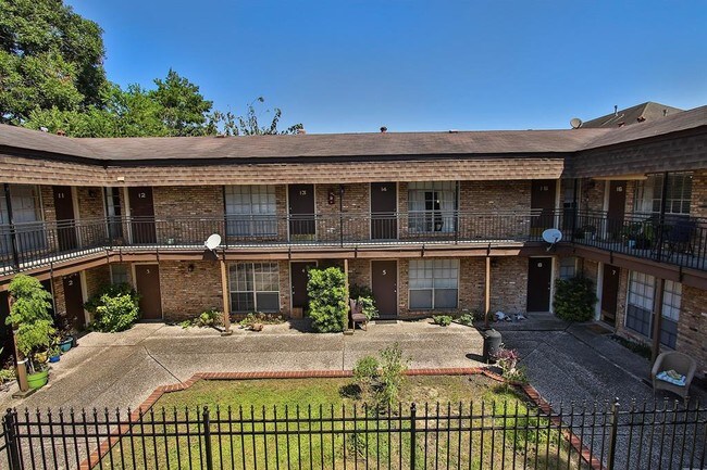 Building Photo - 425 Emerson St