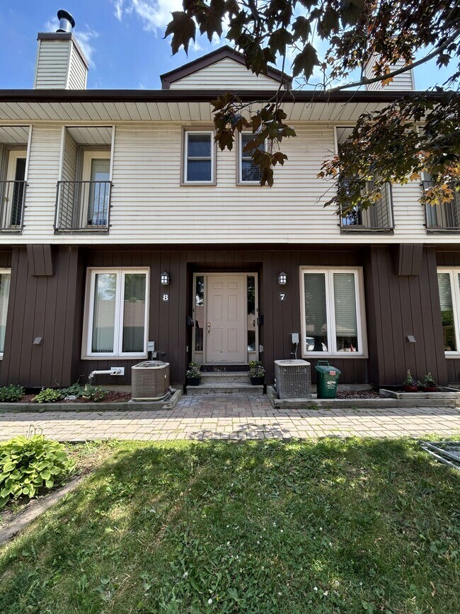 Photo du bâtiment - 119 Mountainview Rd N