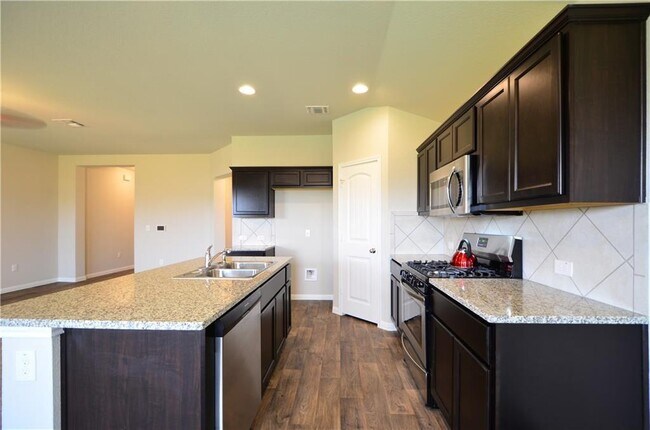 Building Photo - 2201 Dickinson Ter