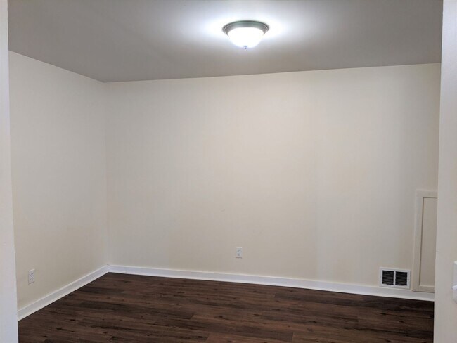 Foto del edificio - 487 W Grand Ave