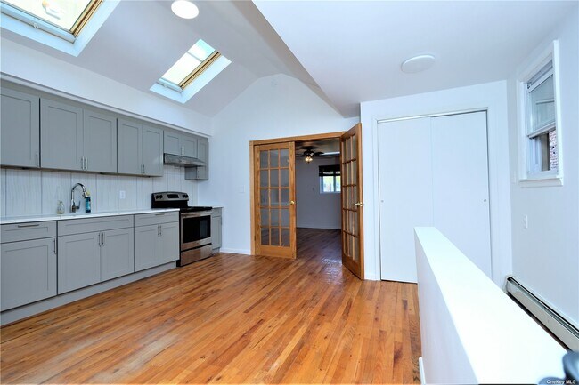 Building Photo - 241 55th St