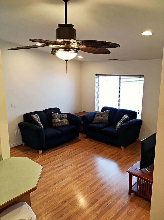 Building Photo - 1533 N 550 W