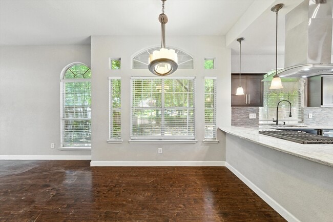 Building Photo - 9128 Cumberland Dr