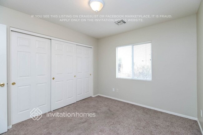 Building Photo - 22388 W La Vista Cir