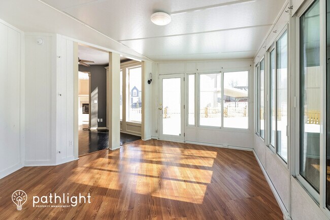 Building Photo - 5909 NE Coral Cir, Lee's Summit, MO, 64064