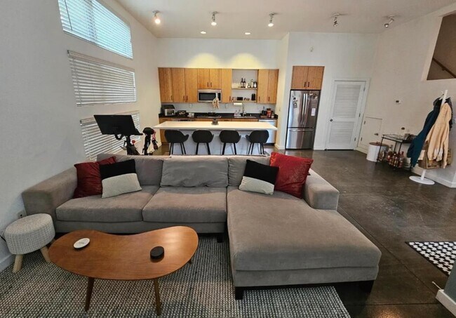 Foto del edificio - 18 Ambler Ln