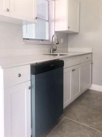 Foto del edificio - 1296 W 36th St