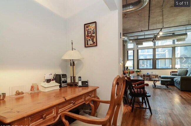Foto del edificio - 900 N Kingsbury St