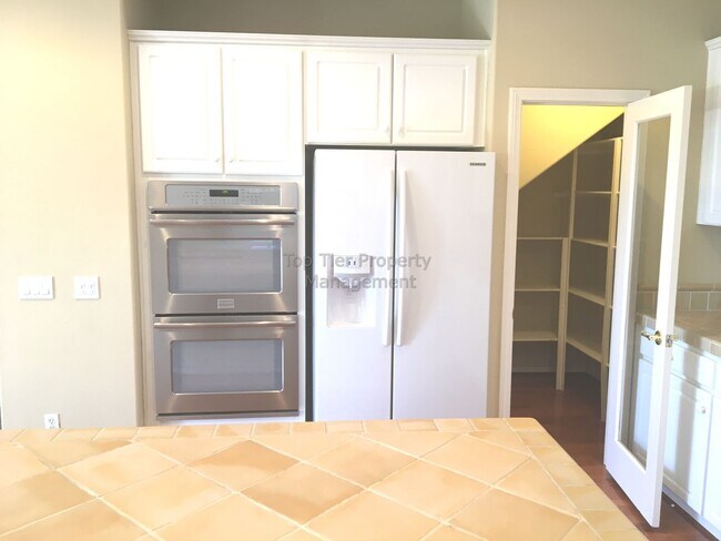 Foto del edificio - ***Beautiful 4 bed / 3 bath / 2,913 sqft H...