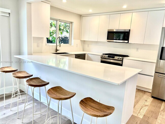 Foto del edificio - 19340 NE 18th Ct