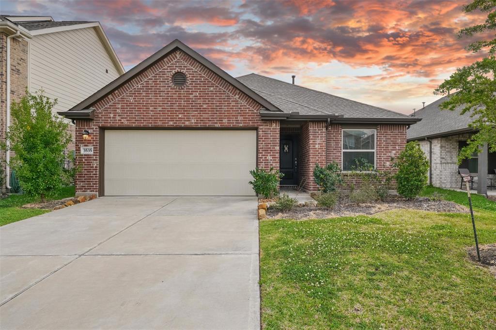 Foto principal - 3535 Carniff Garden Dr