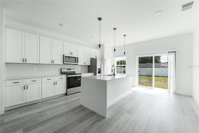 Building Photo - 14875 SW 48th Ave